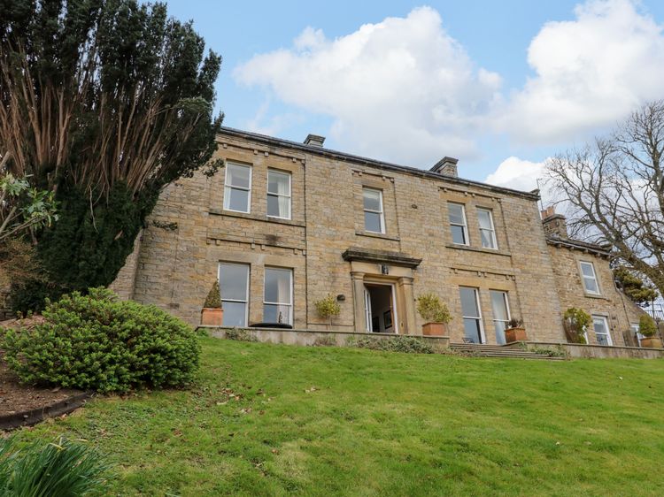 Hazel Brow House, listing photograph 2