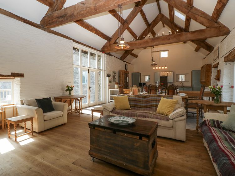 White Haywood Barn, listing photograph 11