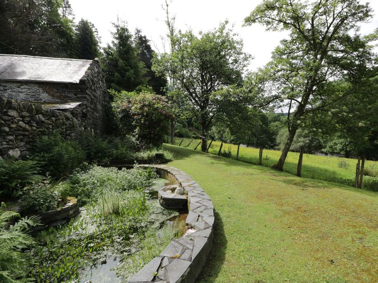 Beaver Grove Cottage, listing photograph 2