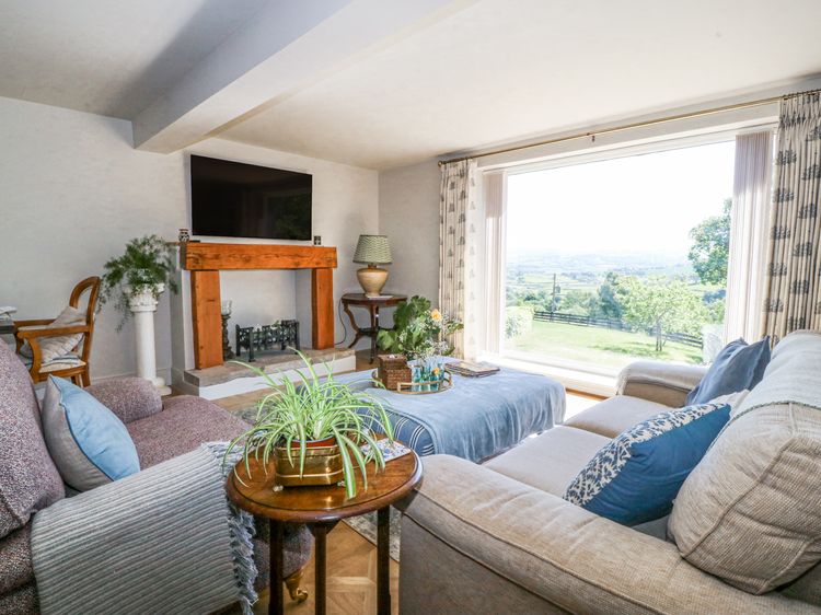 Holly Cottage, listing photograph 3