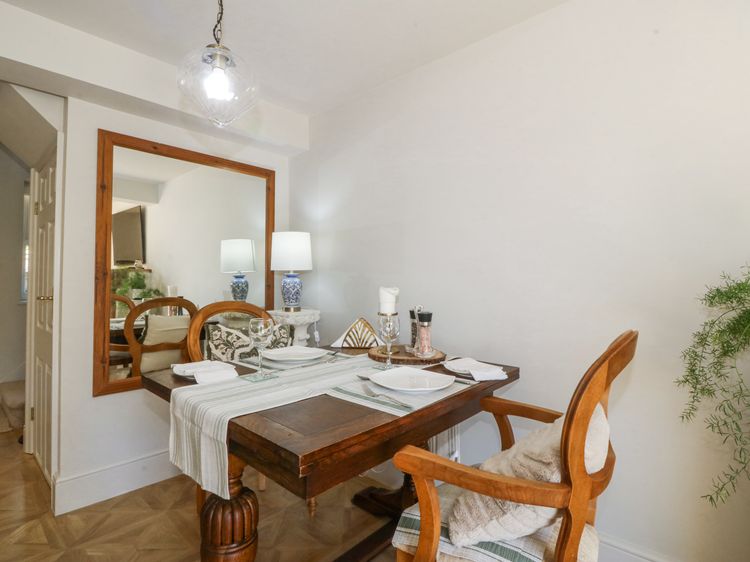 Holly Cottage, listing photograph 8