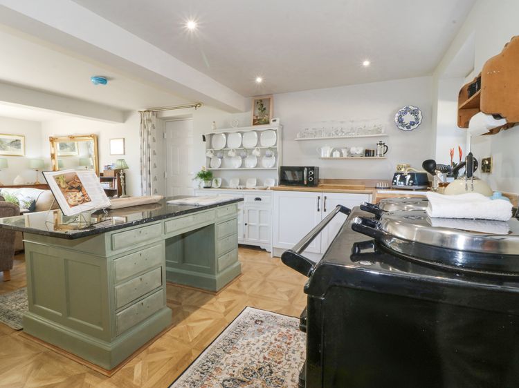 Holly Cottage, listing photograph 10