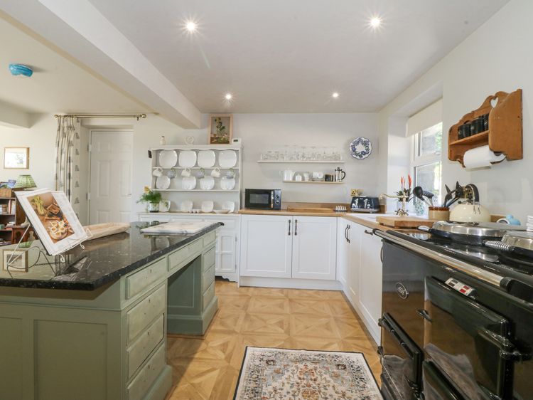 Holly Cottage, listing photograph 11