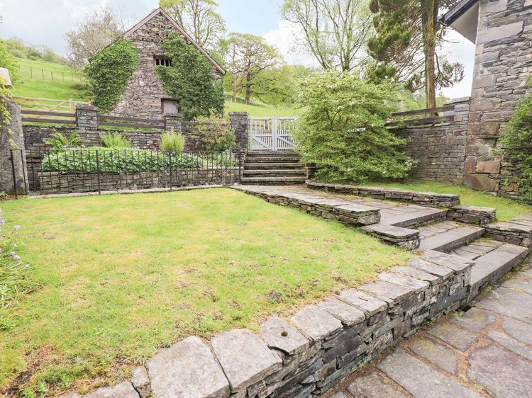 The Farmhouse, listing photograph 3