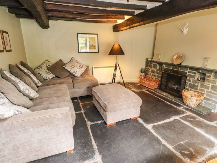 The Farmhouse, listing photograph 9