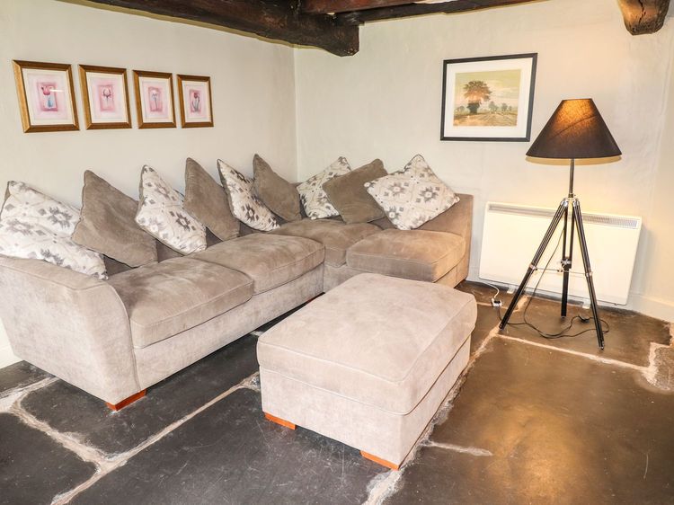 The Farmhouse, listing photograph 10