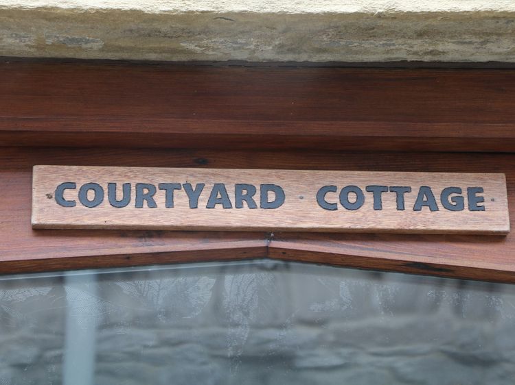 Courtyard Cottage, listing photograph 3
