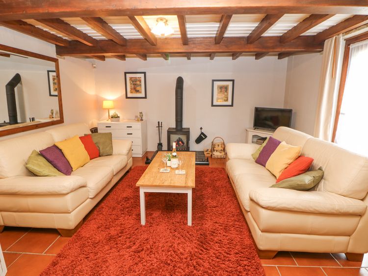 Courtyard Cottage, listing photograph 4