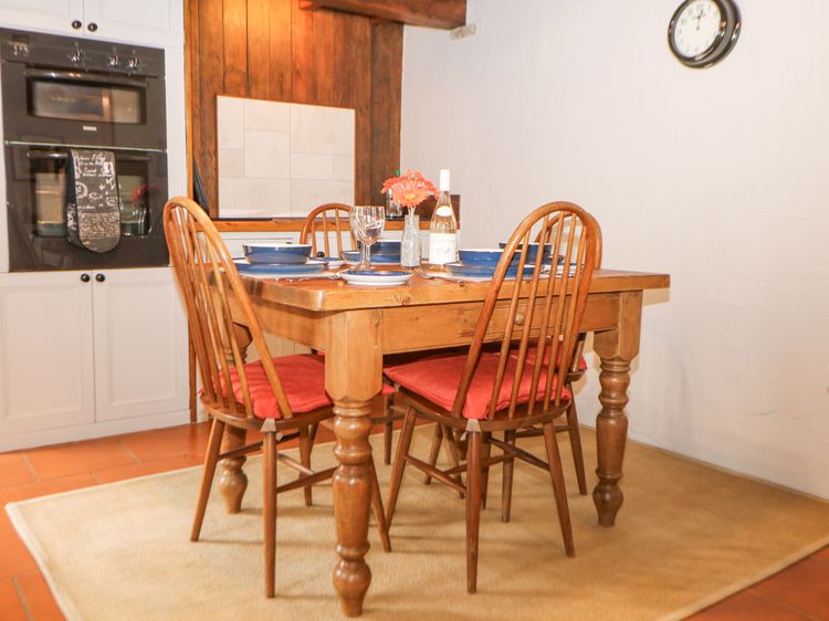 Courtyard Cottage, listing photograph 8