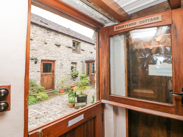 Courtyard Cottage, listing photograph 10