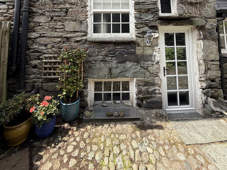 Unicorn Cottage, listing photograph 3