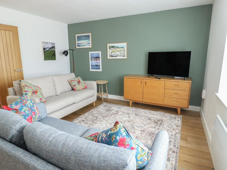 36 Parc Delfryn, listing photograph 2