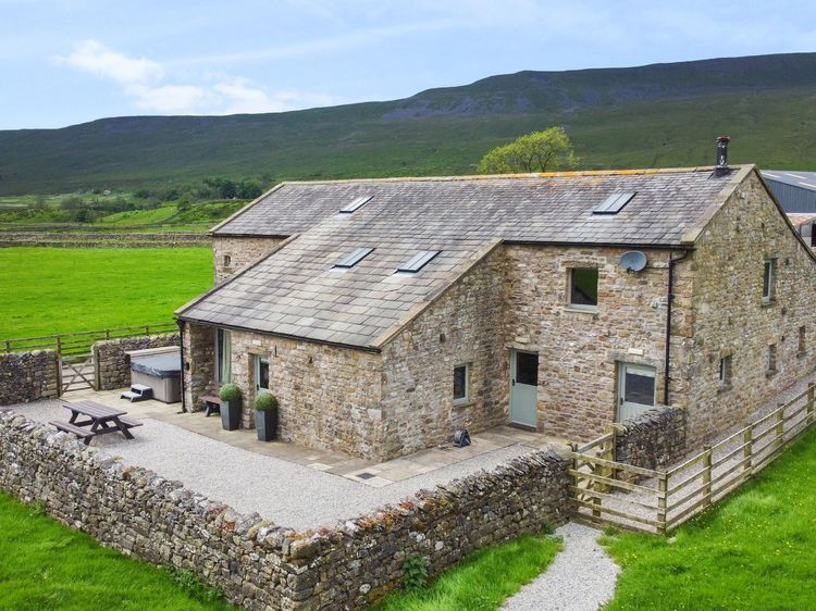Three Peaks Barn, listing photograph 2