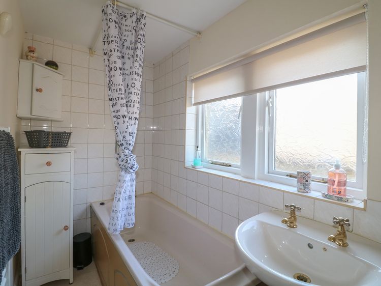 Coniston Cottage, listing photograph 12