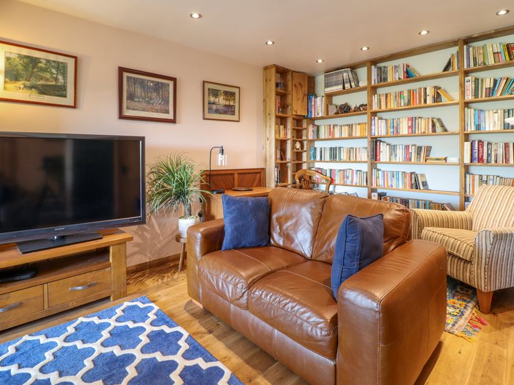 Hendre, listing photograph 2