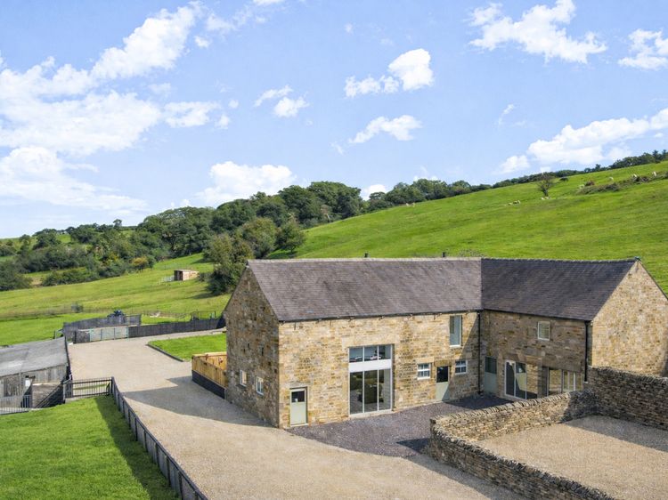 Pastures Barn, listing photograph 2