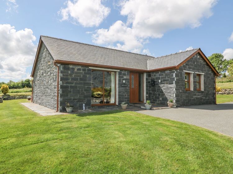 Bwthyn Clyd, listing photograph 2