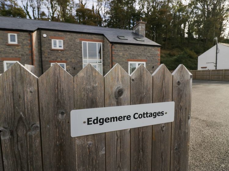 Edgemere Cottage, listing photograph 2