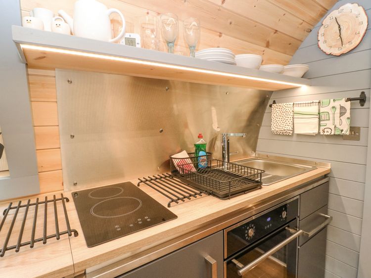 Elleric Pods - The Last Resort, listing photograph 10