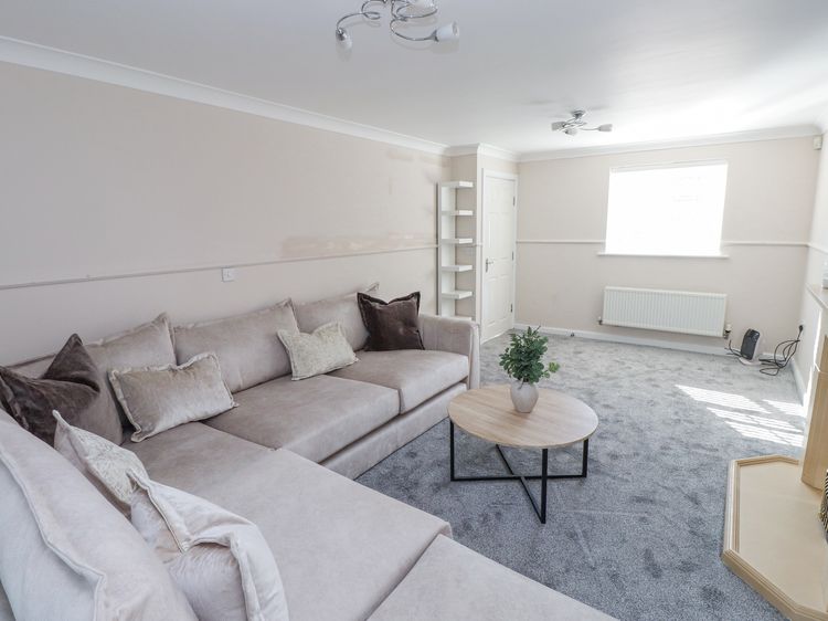 9 Beckett Close, listing photograph 6