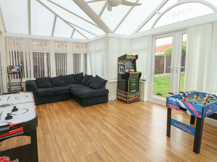 9 Beckett Close, listing photograph 8
