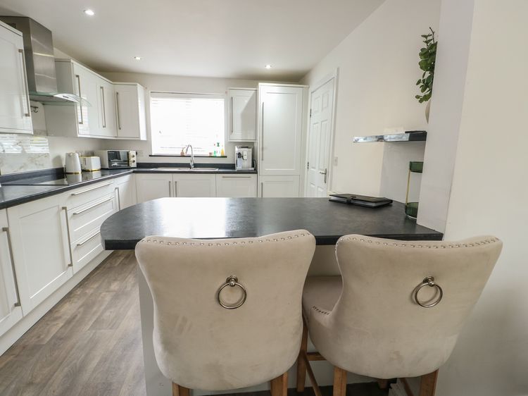 9 Beckett Close, listing photograph 11