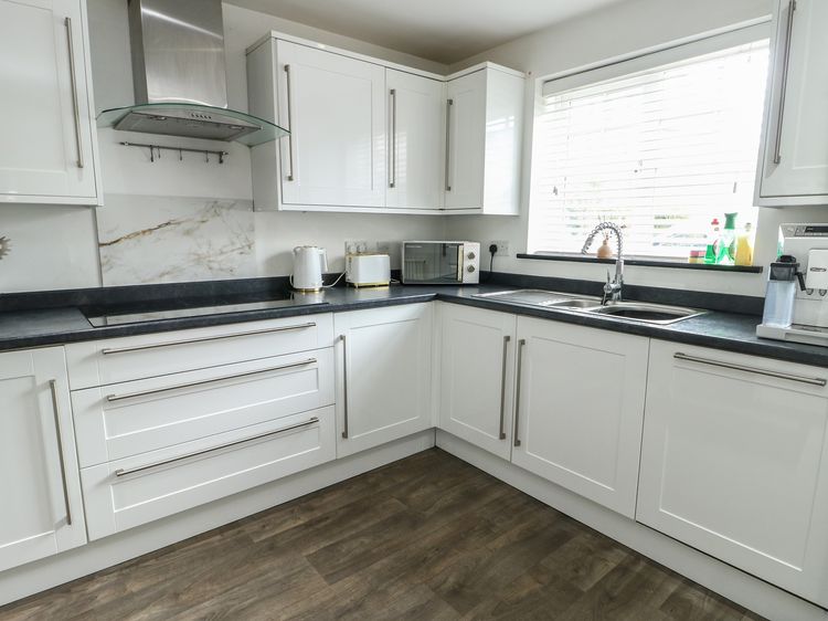 9 Beckett Close, listing photograph 12