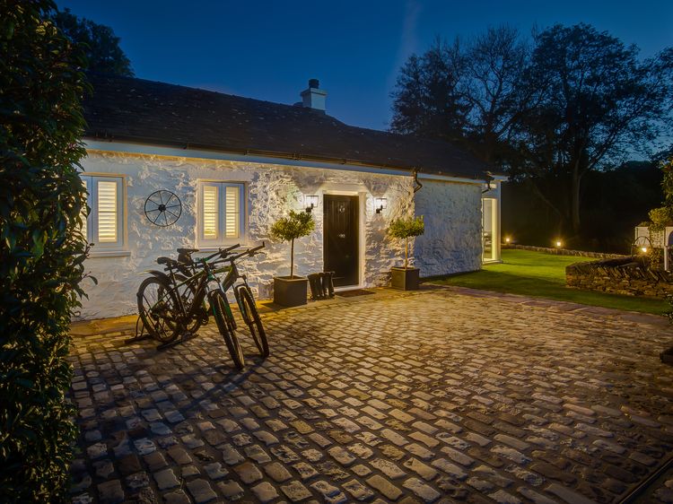 River Barn, listing photograph 2