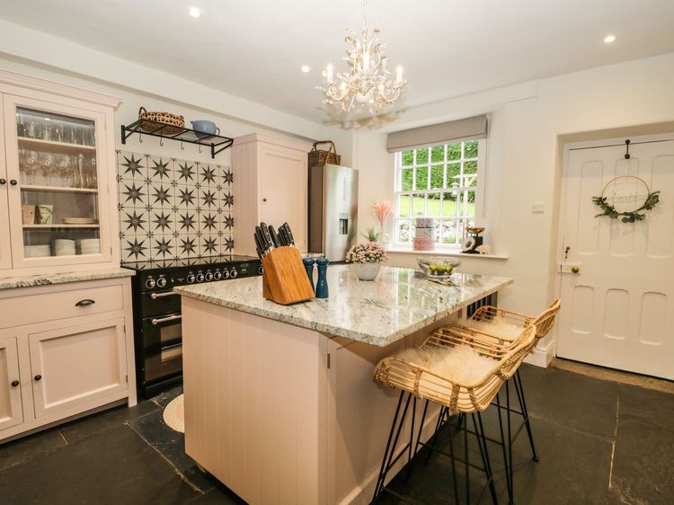 Pear Tree Cottage, listing photograph 8