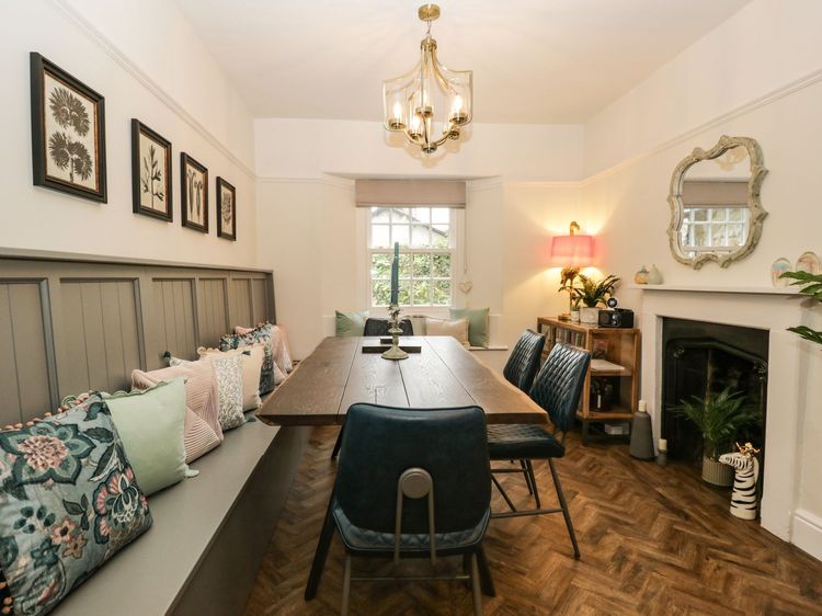 Pear Tree Cottage, listing photograph 11