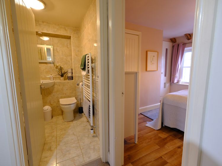 Rose Cottage, listing photograph 12