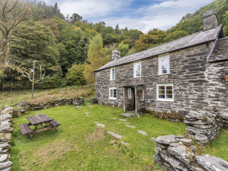 Tan Y Clogwyn, listing photograph 12