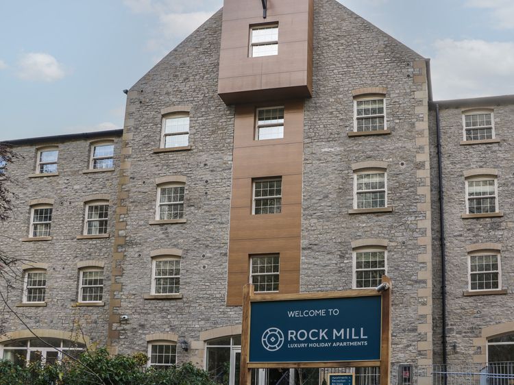 2 Rock Mill Holiday Apartments, listing photograph 3