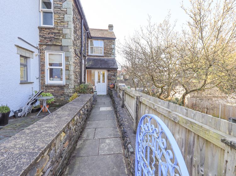 Two Tweenways, listing photograph 3