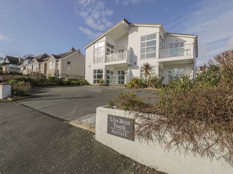 Seaview, listing photograph 2