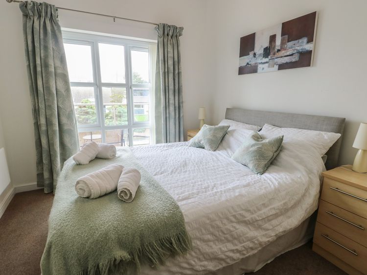 Seaview, listing photograph 12