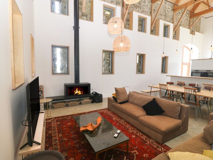 Tithe Barn, listing photograph 5