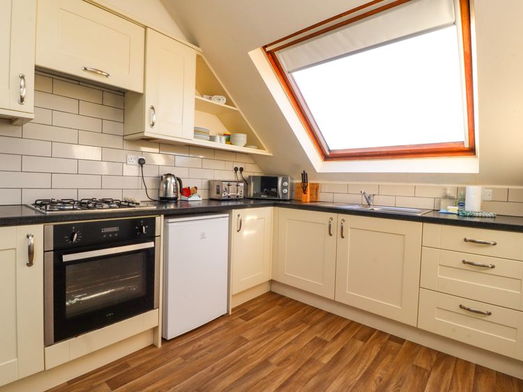 Mearbeck Apartment, listing photograph 12