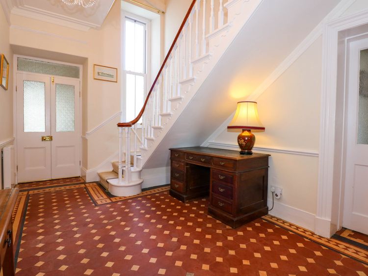 Fir Grove, listing photograph 2
