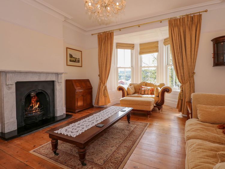 Fir Grove, listing photograph 3