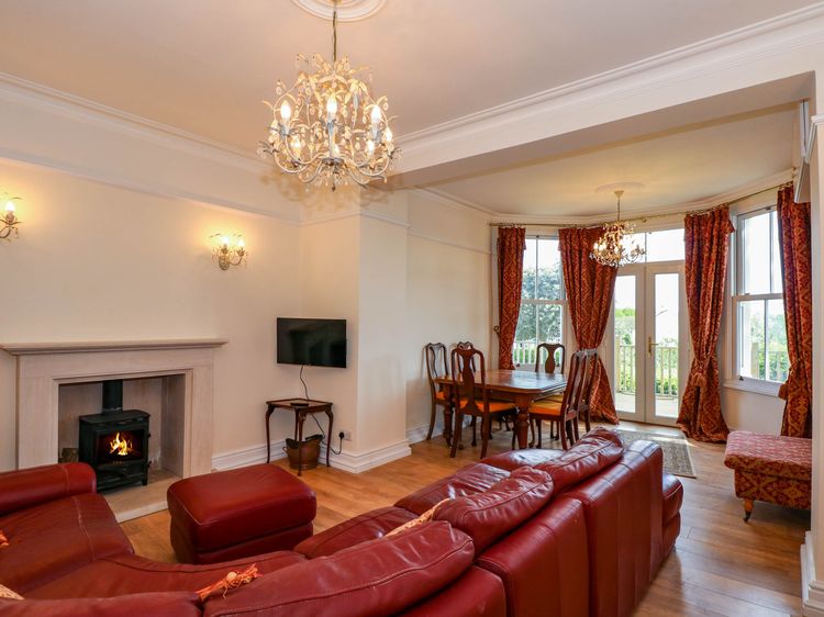 Fir Grove, listing photograph 7
