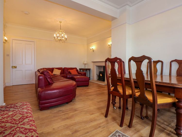 Fir Grove, listing photograph 8