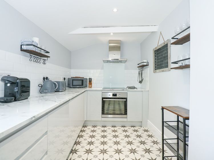 The Fir Grove Annex, listing photograph 7
