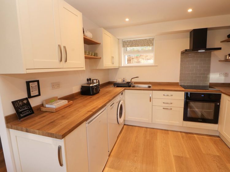 Bramble Cottage, listing photograph 12