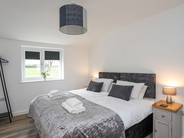 Ynys Uchaf, listing photograph 12
