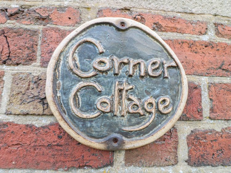 Corner Cottage, listing photograph 3