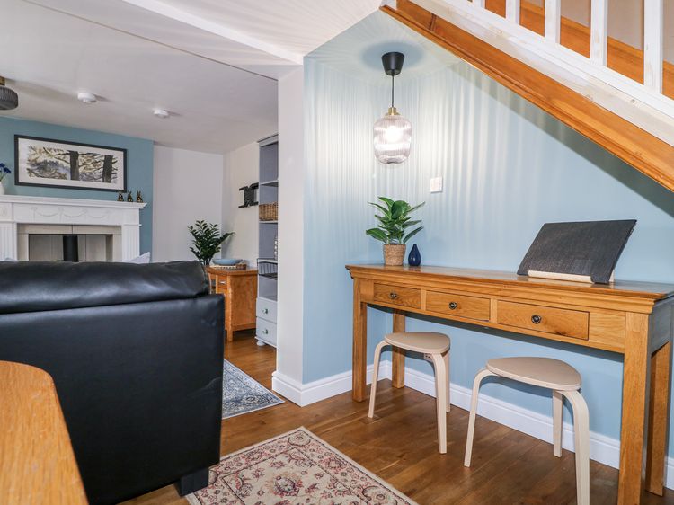 Corner Cottage, listing photograph 5