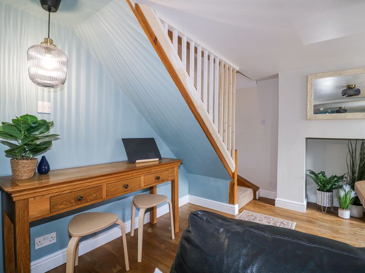 Corner Cottage, listing photograph 6