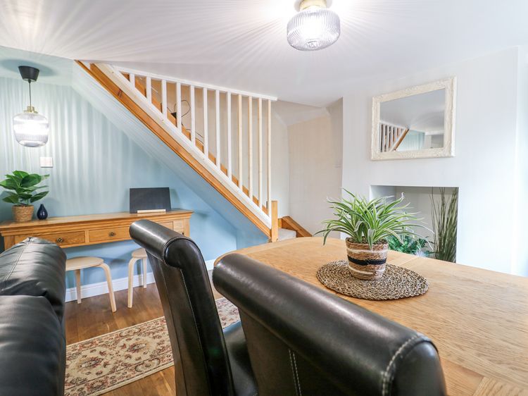 Corner Cottage, listing photograph 8