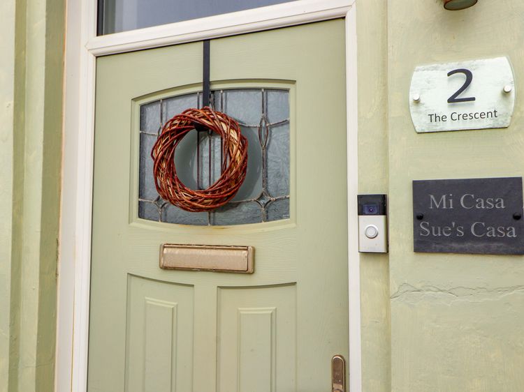 2 The Crescent, listing photograph 3